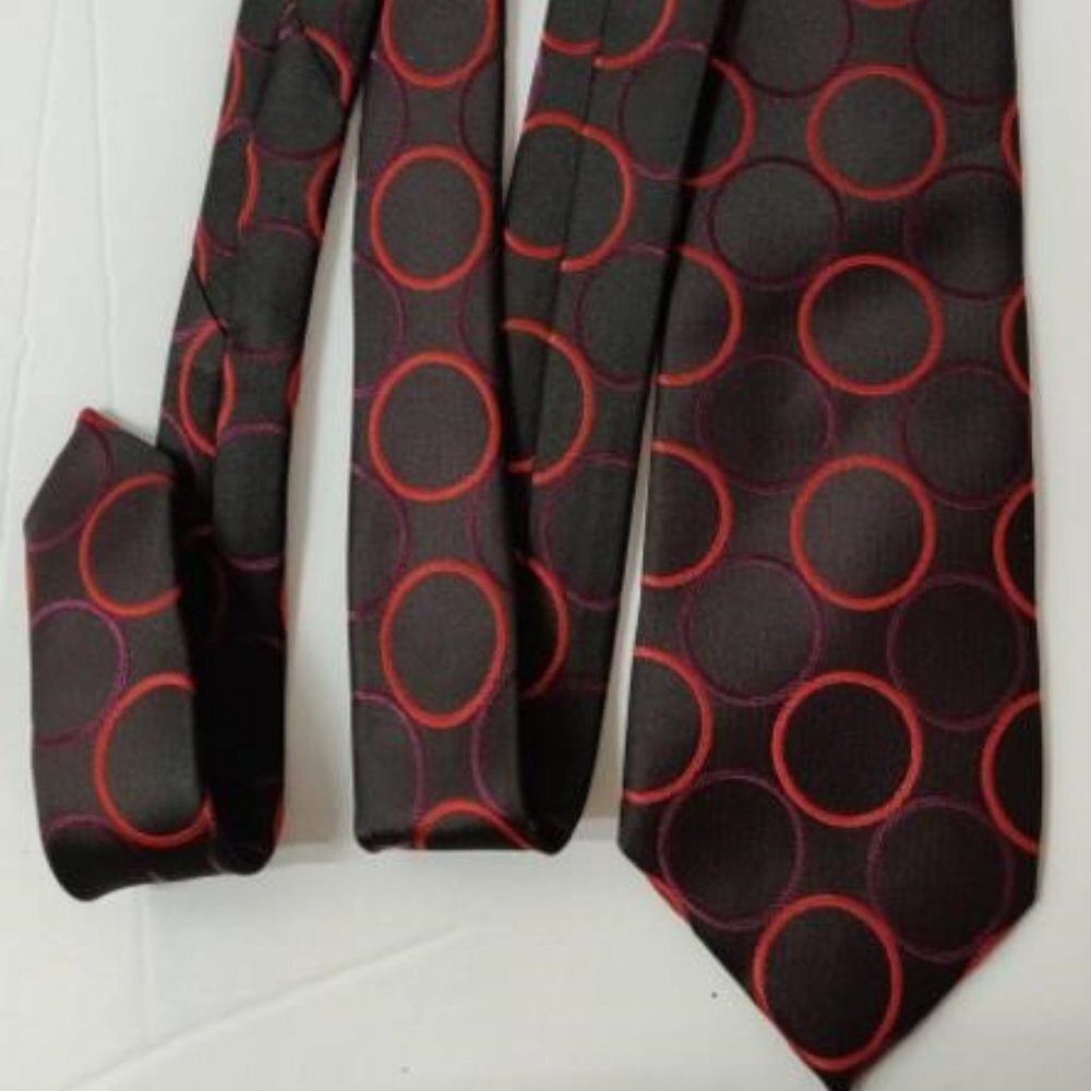 GUCCI 100% Italian silk men’s neck tie